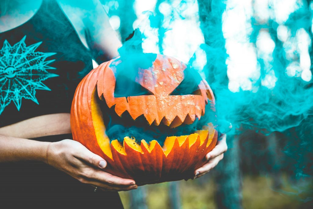 how to plan the best Halloween party